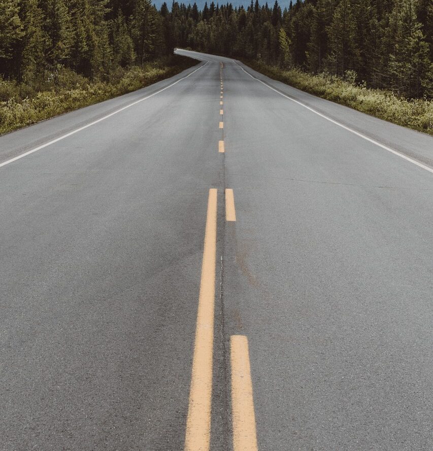 road, roadtrip, travel-2208919.jpg